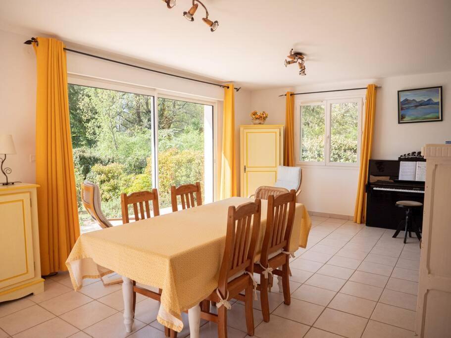 Villa Calme Avec Piscine A Greoux Eksteriør billede