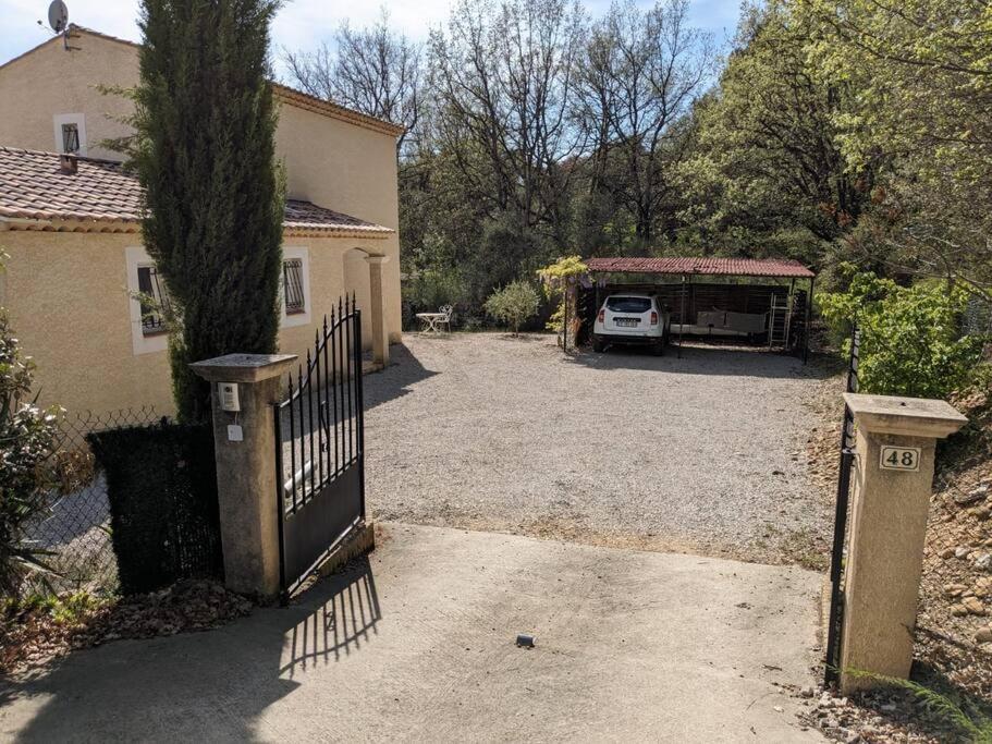 Villa Calme Avec Piscine A Greoux Eksteriør billede